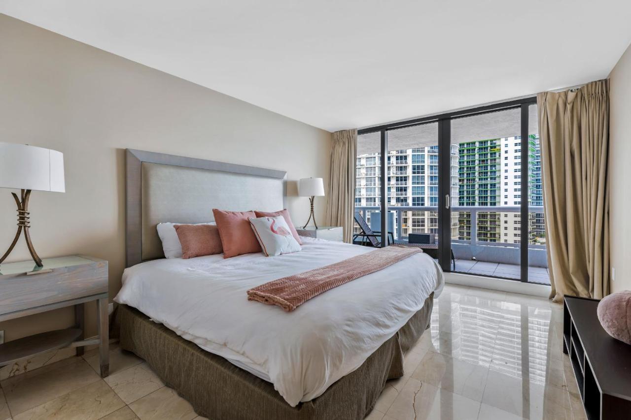 High Rise Comfort With Balcony Дорел Экстерьер фото