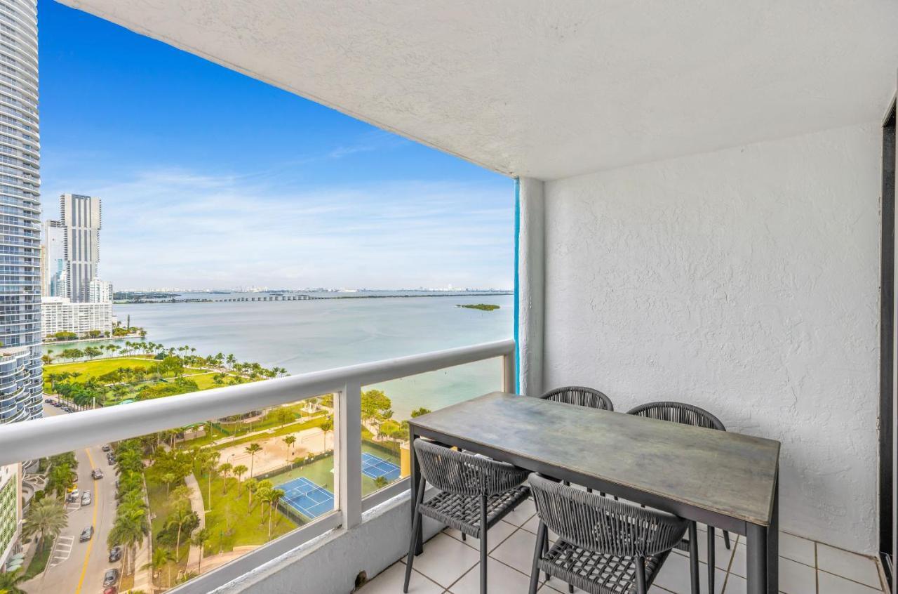 High Rise Comfort With Balcony Дорел Экстерьер фото